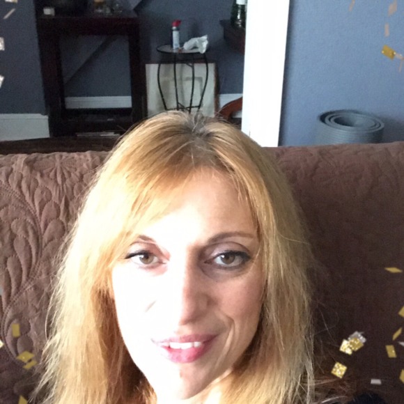 Meet your Posher, Aspasia - Picture 1 of 1